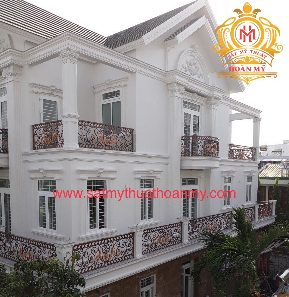 Ban Công Sắt Mỹ Thuật - Góc Thư Giãn Đầy Phong Cách